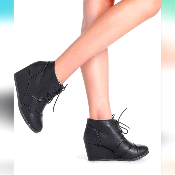 New black DREAM PAIRS Women's Fashion Casual Outdoor Low Wedge Heel Booties - Picture 1 of 9